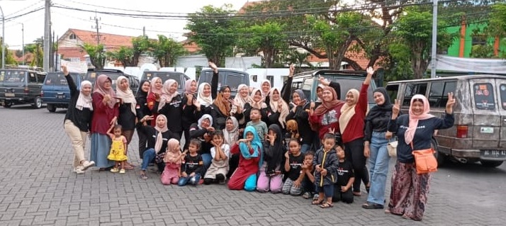 Kijang berbagi Takjil