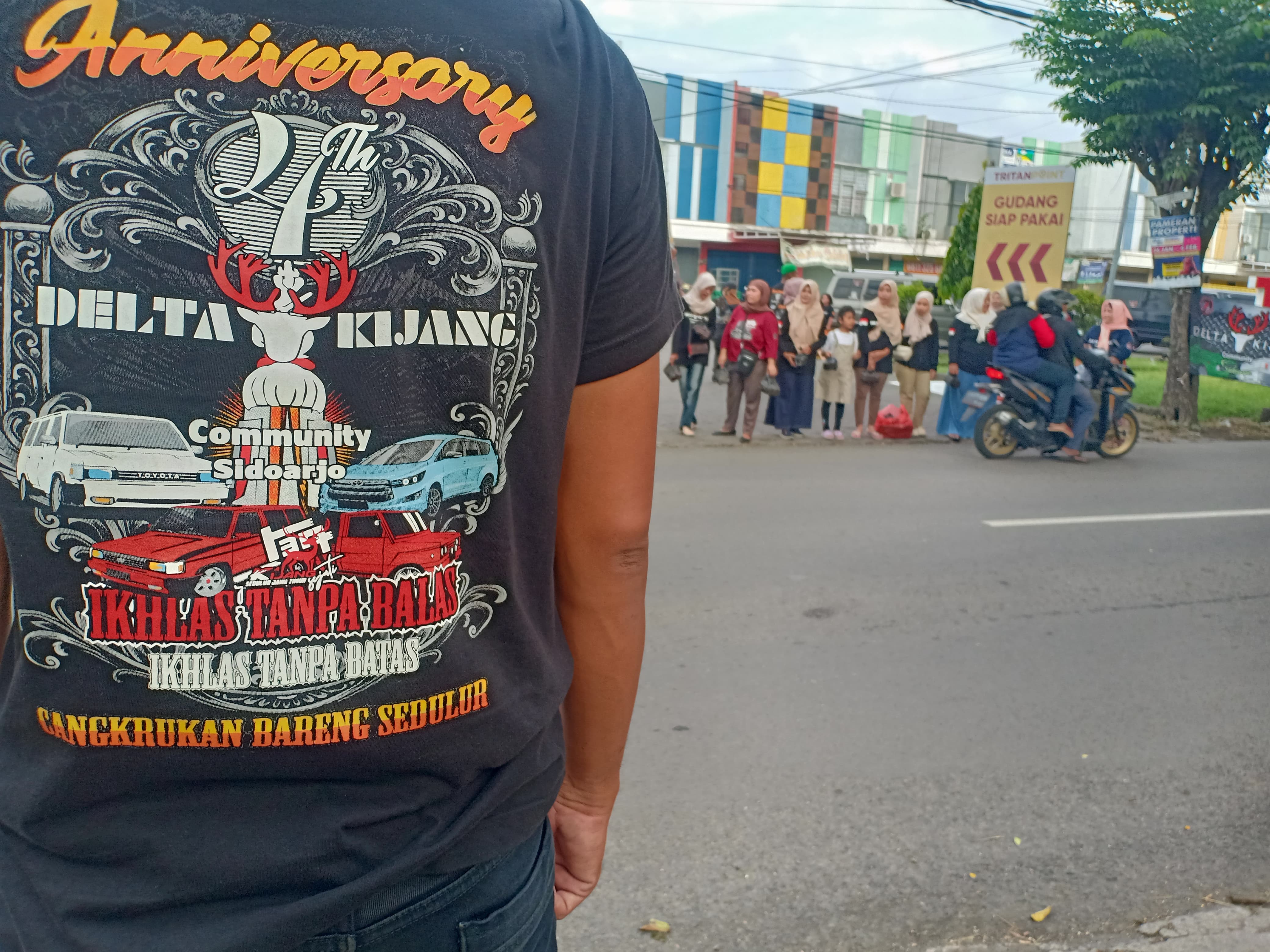 Kijang berbagi Takjil