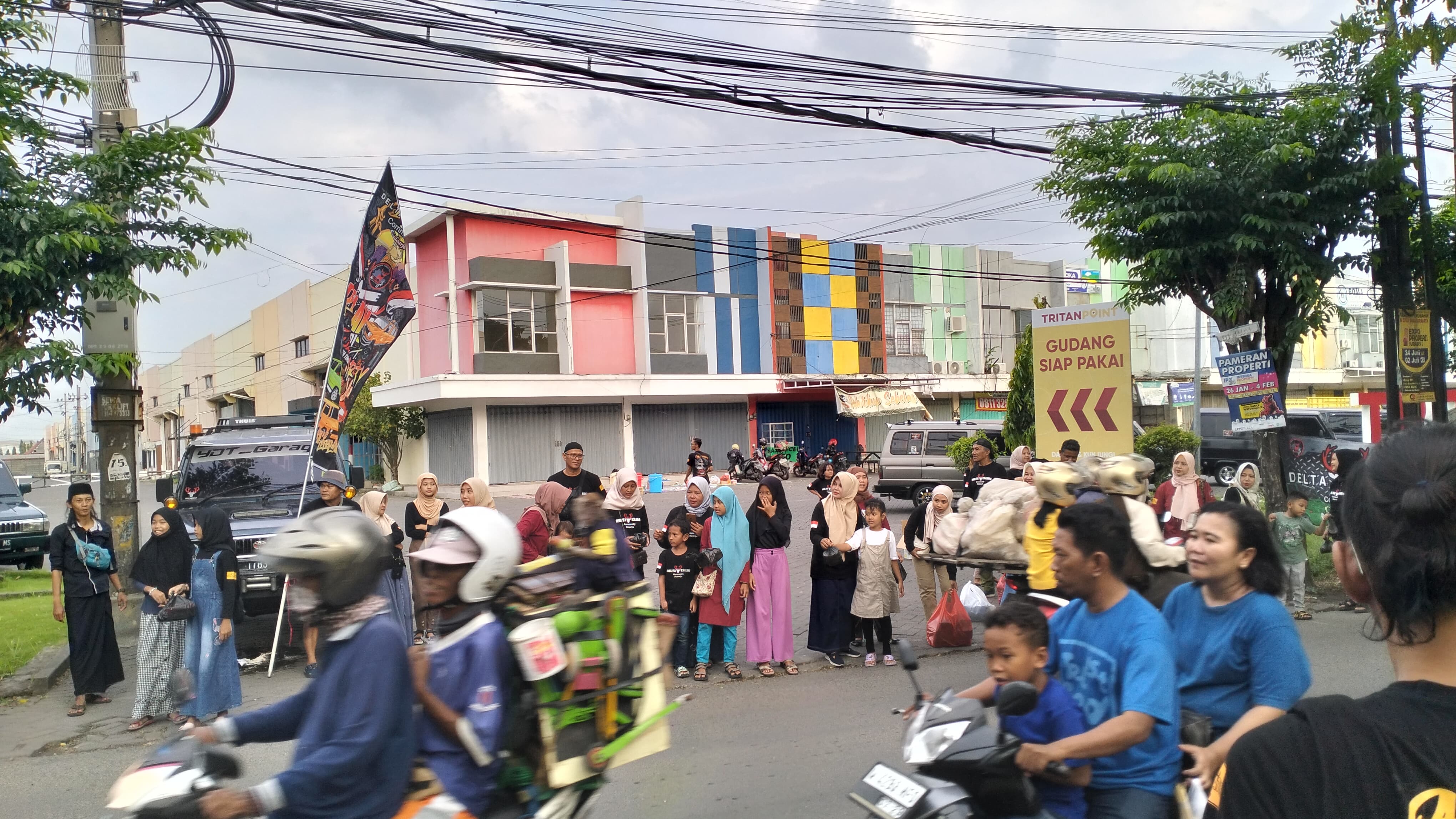 Kijang berbagi Takjil Ramadhan