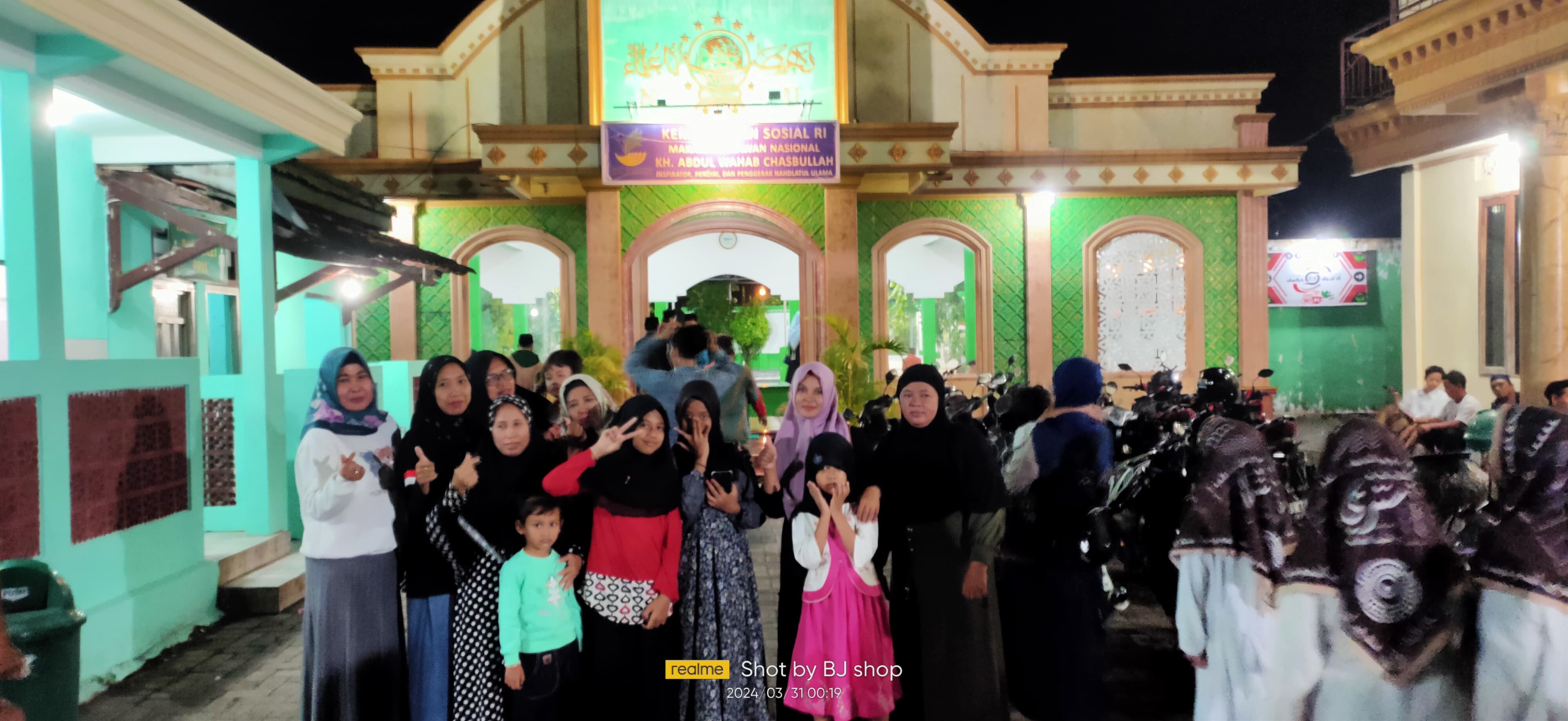 Kegiatan Wisata Religi dan Sahur On The Road 